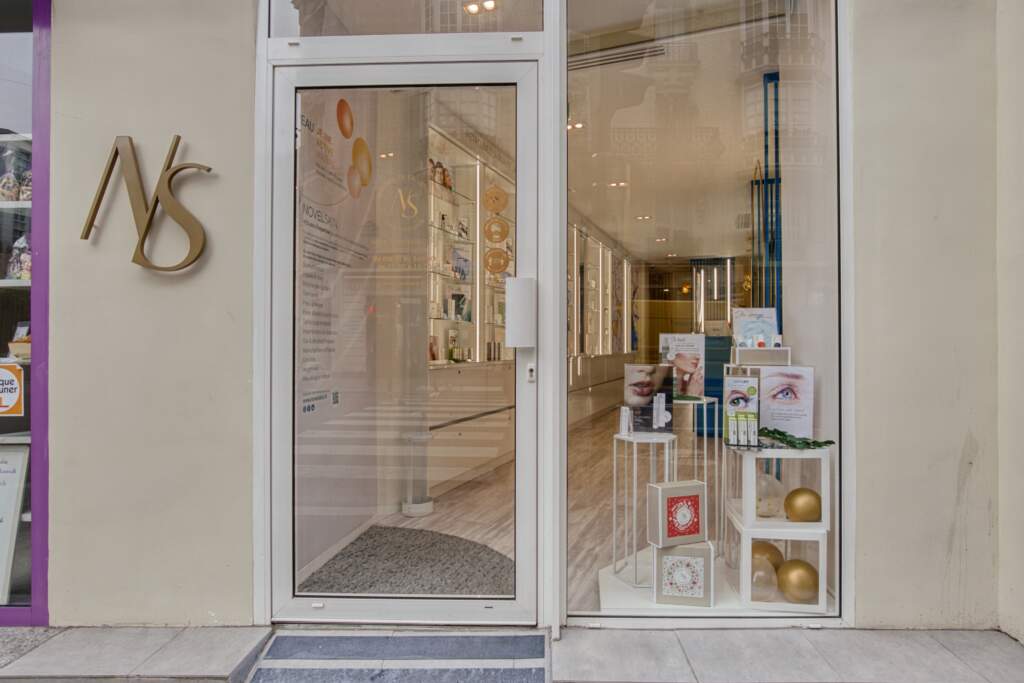 amenagement boutique esthetique medicale 5 1024x683 - Aménagement d'un commerce de produits d'esthétique médicale