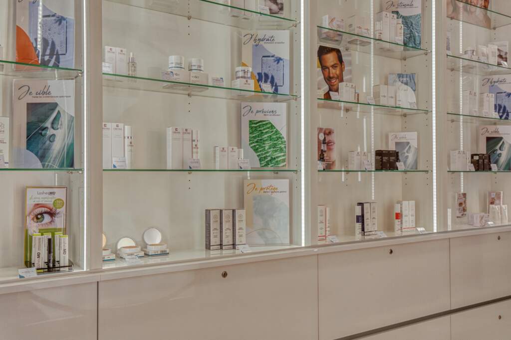 amenagement boutique esthetique medicale 9 1024x682 - Aménagement d'un commerce de produits d'esthétique médicale