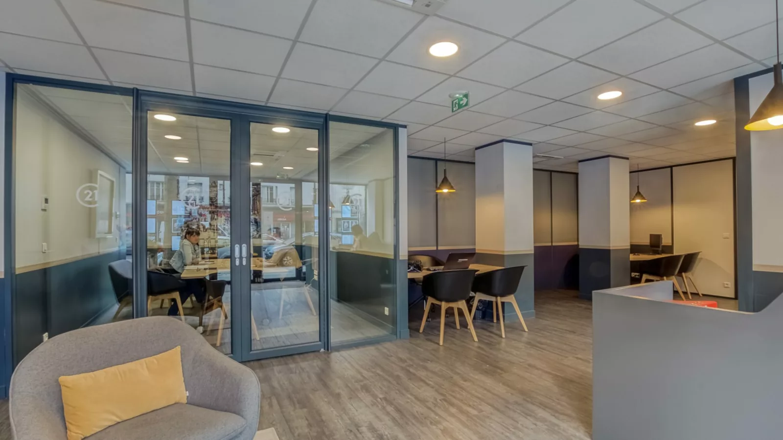 amenagement agcence immobiliere boulogne 7 scaled 1600x900 - Aménagement bureau à Boulogne Billancourt