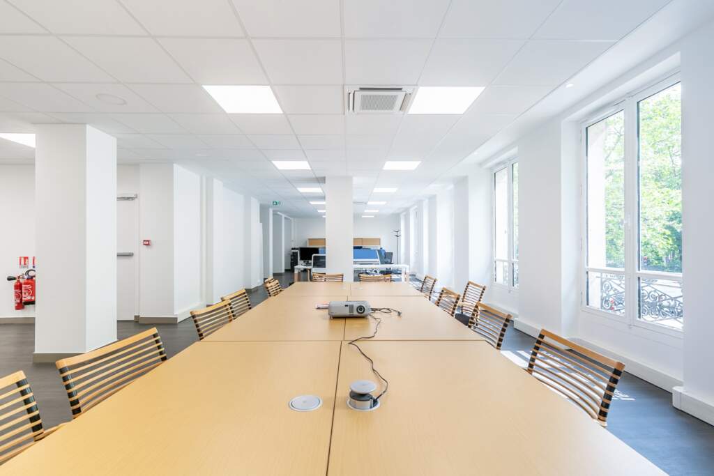 amenagement bureaux mutuelle paris 16 1024x683 - Création d'une agence mutuelle assurance à Paris