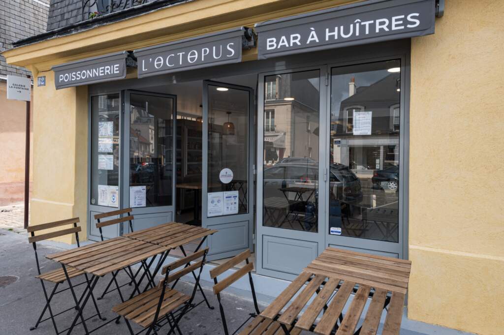 amenagement bar a huitres versailles 16 1024x681 - Création d'une poissonnerie, bar à huitres