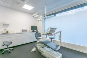 amenagement cabinet dentaire paris 3 300x200 - Aménagement d'un cabinet dentaire