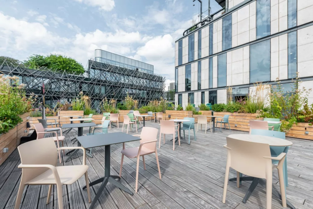 aménagement plateau de bureau Paris 13ème : terrasse aménagée