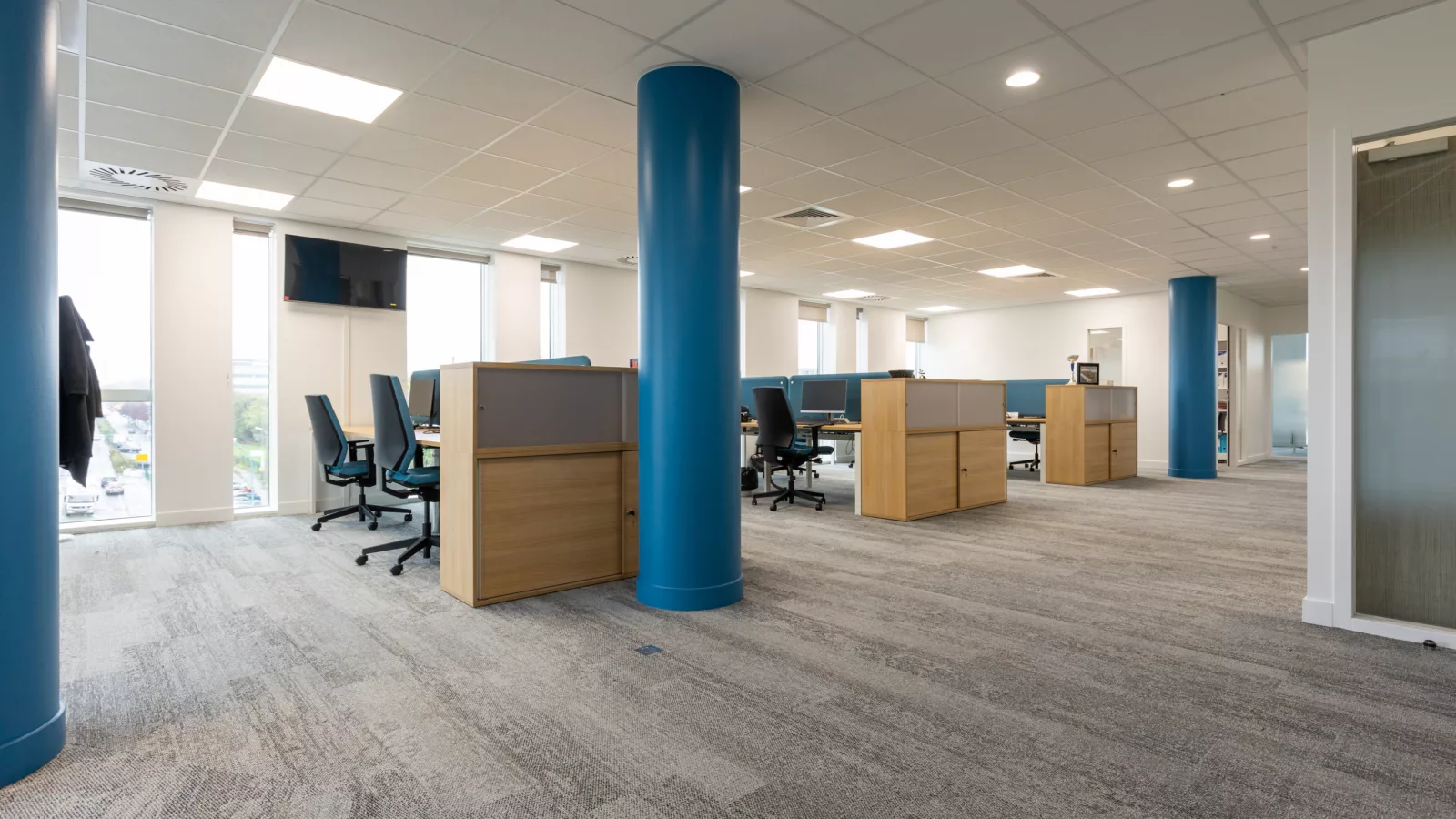 amenagement locaux massy essonne 2 1600x900 - Normes-aménagement-PMR-entreprise