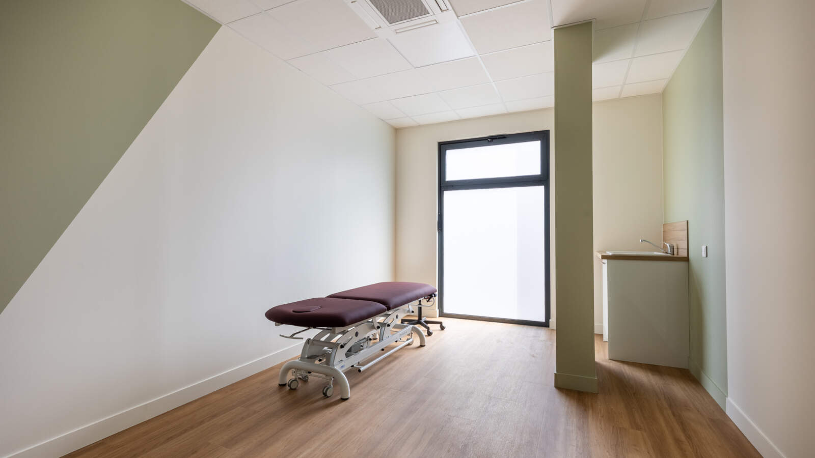 amenagement centre de sante colombes 11 1600x900 - Dans le domaine de la santé