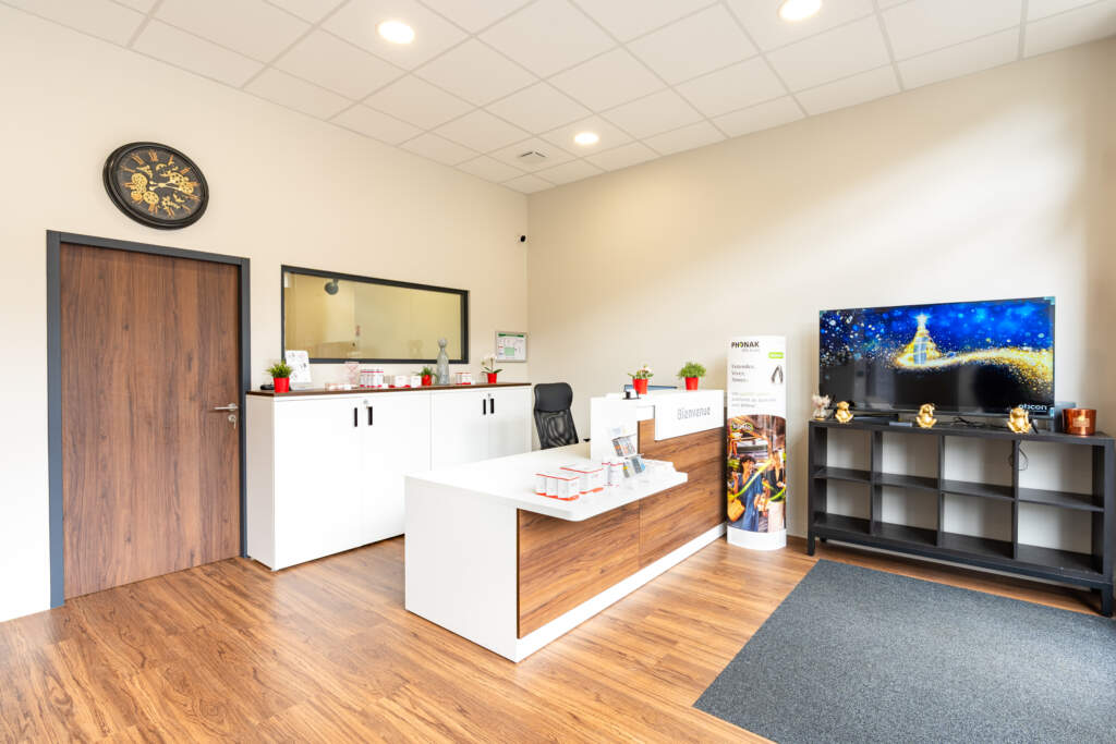 creation magasin audioprothesiste viroflay 3 1024x683 - Aménagement bureau et magasin à Viroflay