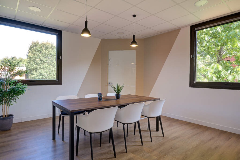 creation locaux professionnels coworking saint quentin en yvelines 11 1024x683 - Aménagement d’un espace coworking à Saint-Quentin-en-Yvelines