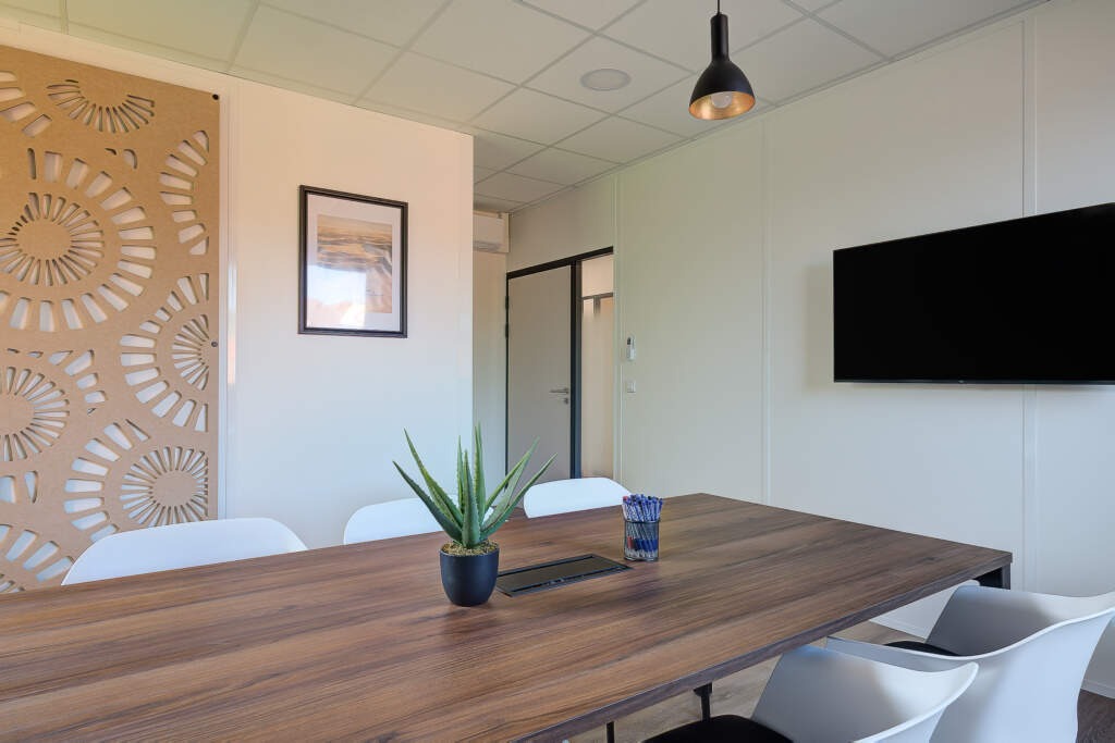 creation locaux professionnels coworking saint quentin en yvelines 8 1024x683 - Aménagement d’un espace coworking à Saint-Quentin-en-Yvelines