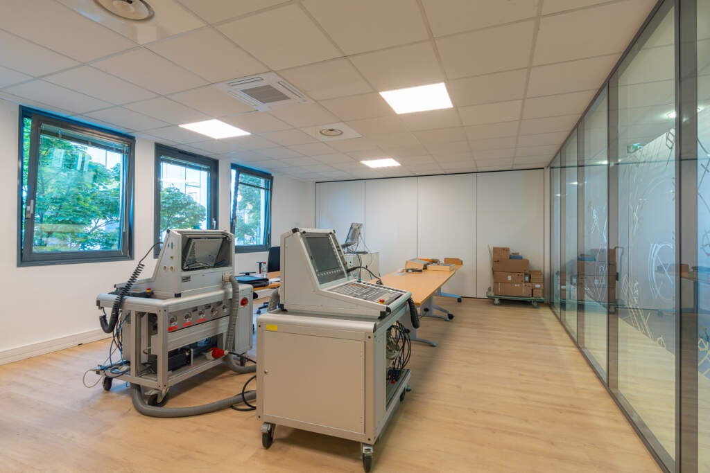 Aménagement salle de formation Sèvre - machine technique