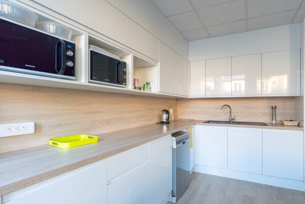 Aménagement salle de formation Sèvre - cuisine équipée