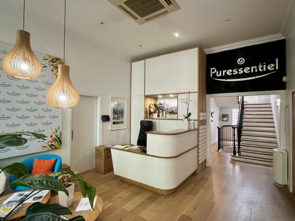 réaménagement locaux professionnels à Paris 16- borne accueil