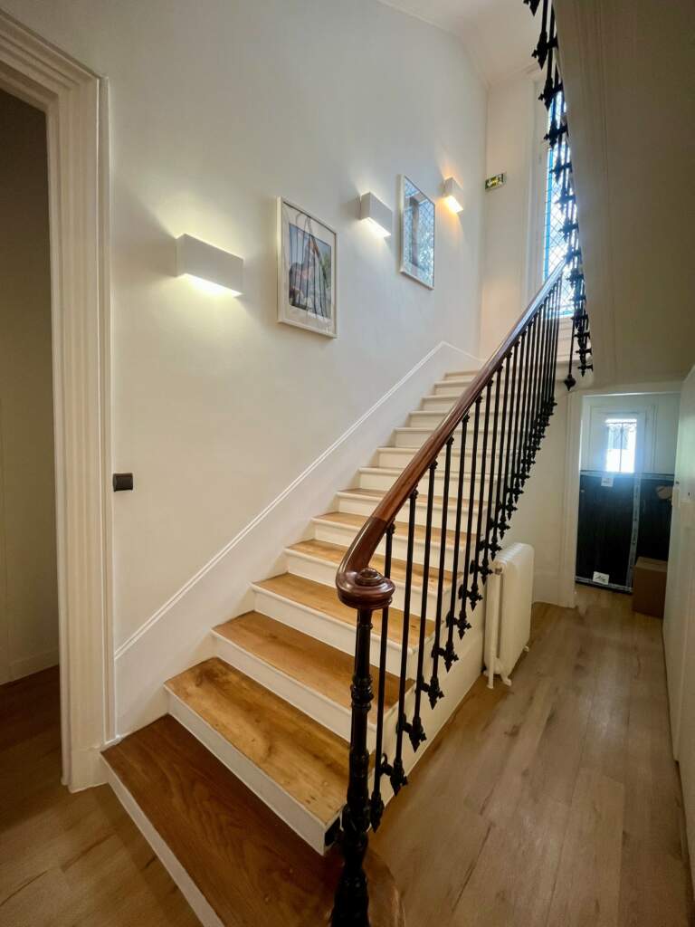 réaménagement locaux professionnels à Paris 16- escalier