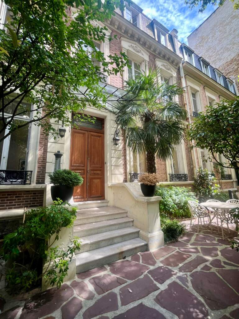 réaménagement locaux professionnels à Paris 16- vue immeuble façade