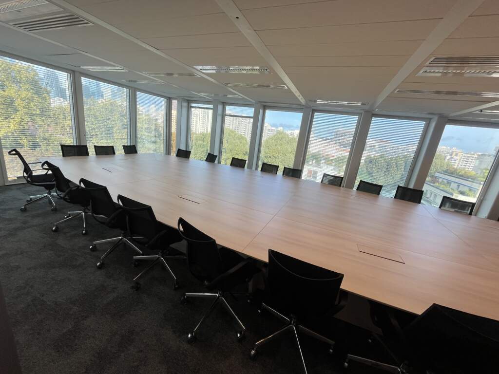 réaménagement d'une salle de conseil Neuilly sur seine - vue coté