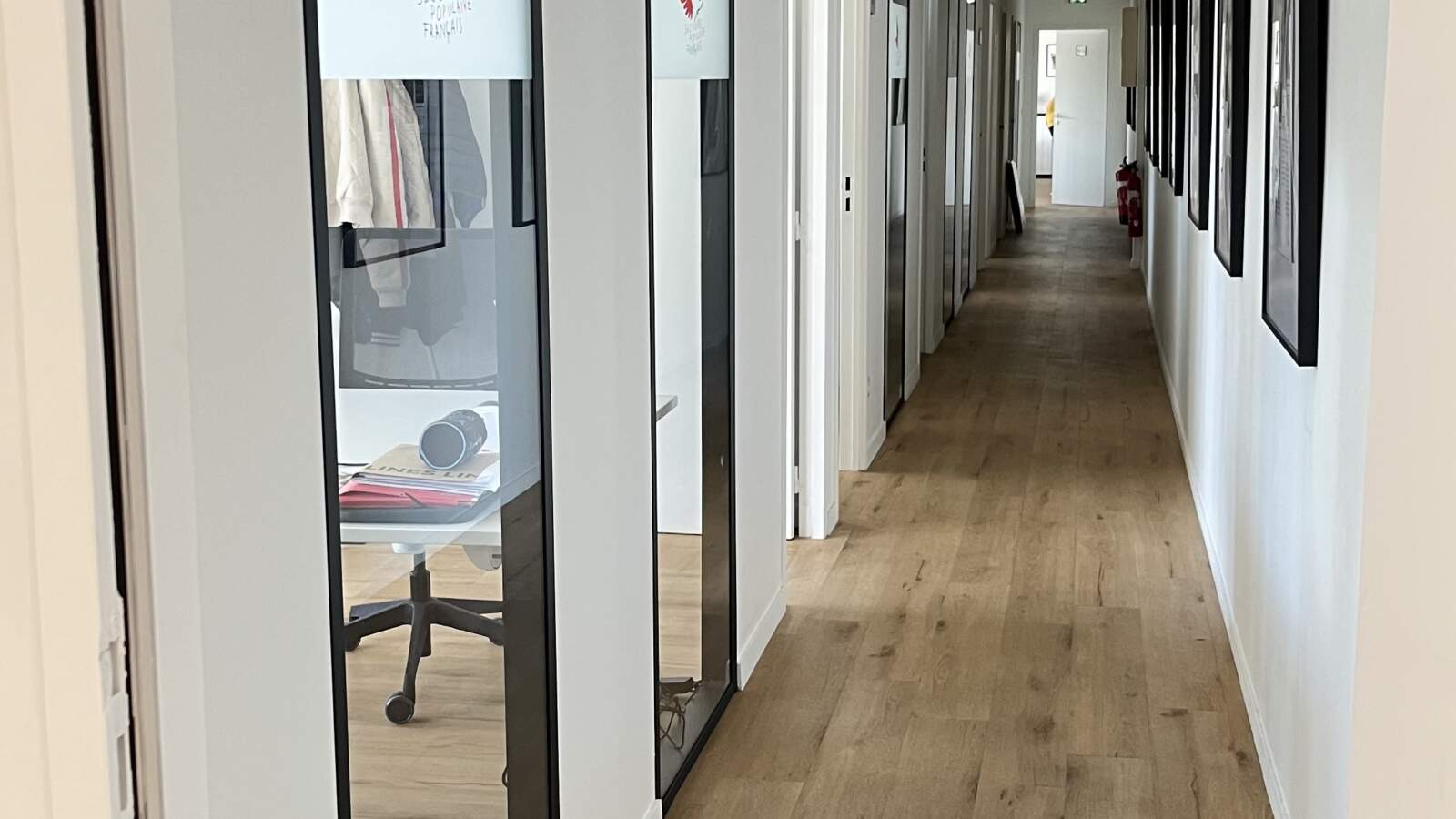 Rénovation locaux association Nanterre - vue couloir