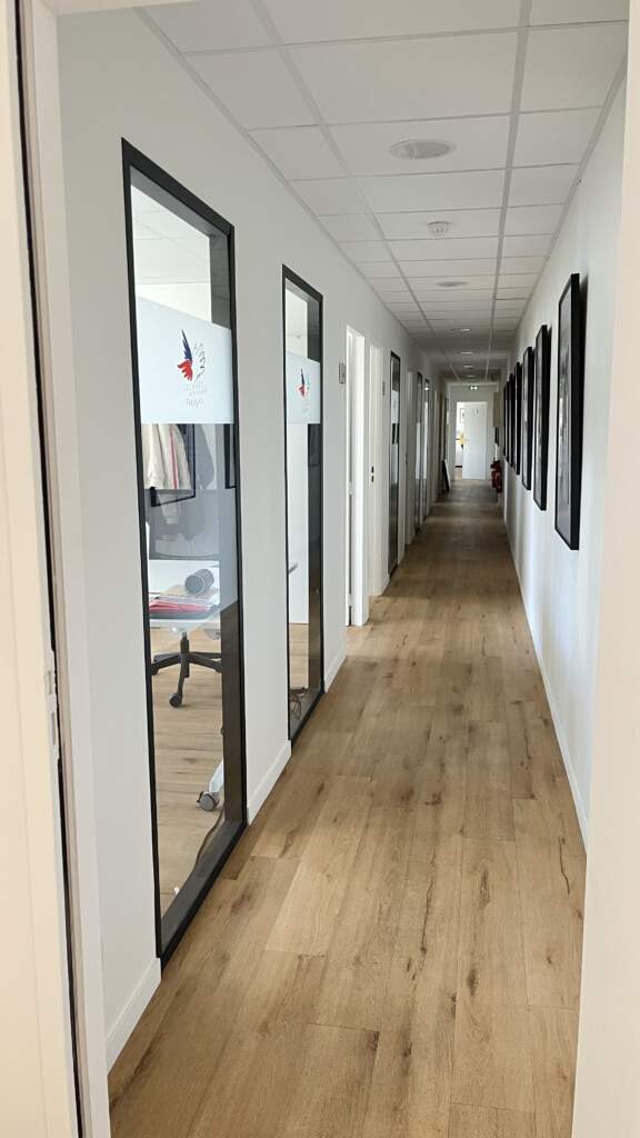 Rénovation locaux association Nanterre - vue couloir