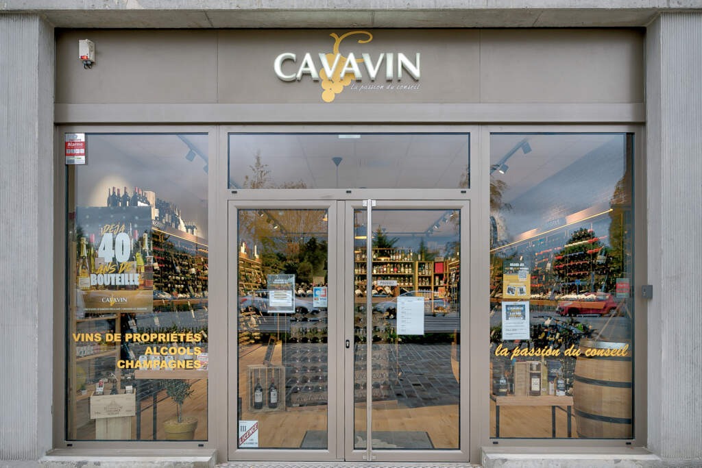 amanegament magasin cavavin voisins le bretonneux 1 1024x683 - Aménagement d’un magasin CAVAVIN à Voisins-le-Bretonneux