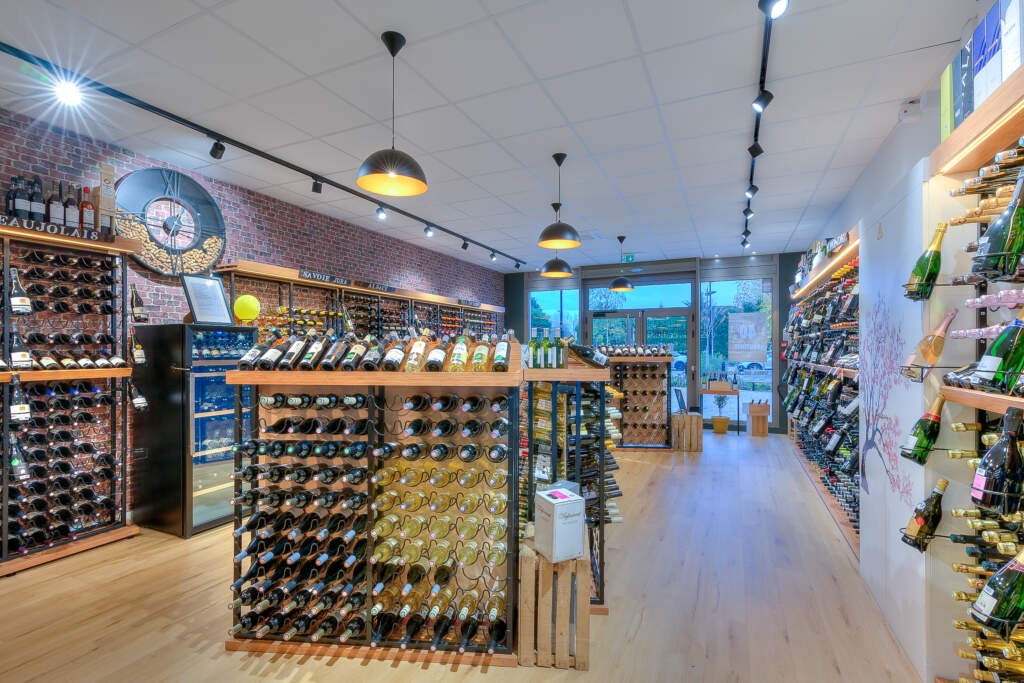 amanegament magasin cavavin voisins le bretonneux 2 1024x683 - Aménagement d’un magasin CAVAVIN à Voisins-le-Bretonneux