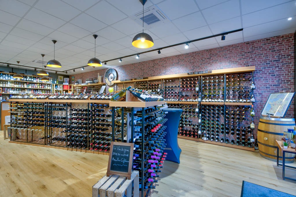 amanegament magasin cavavin voisins le bretonneux 5 1024x683 - Aménagement d’un magasin CAVAVIN à Voisins-le-Bretonneux