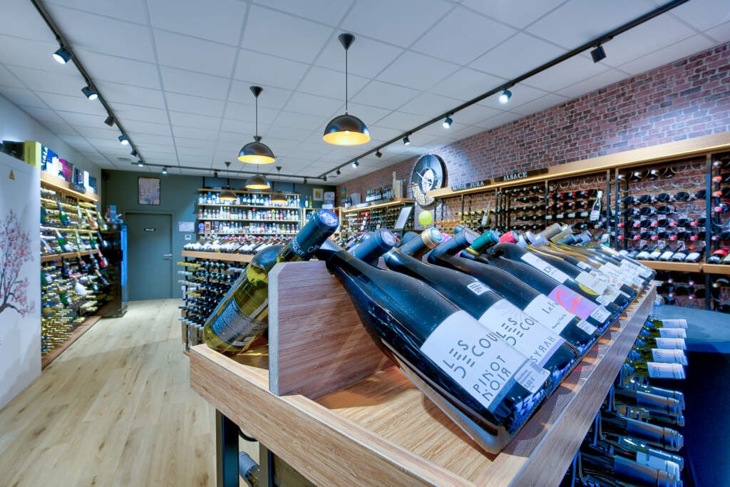 amanegament magasin cavavin voisins le bretonneux 9 1024x683 - Aménagement d’un magasin CAVAVIN à Voisins-le-Bretonneux