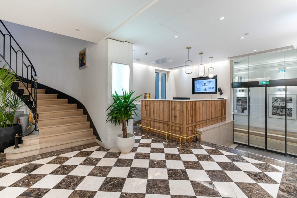 amenagement de bureaux premium paris 1 1 1024x683 - Rénovation d'Espaces de Coworking Premium à Paris