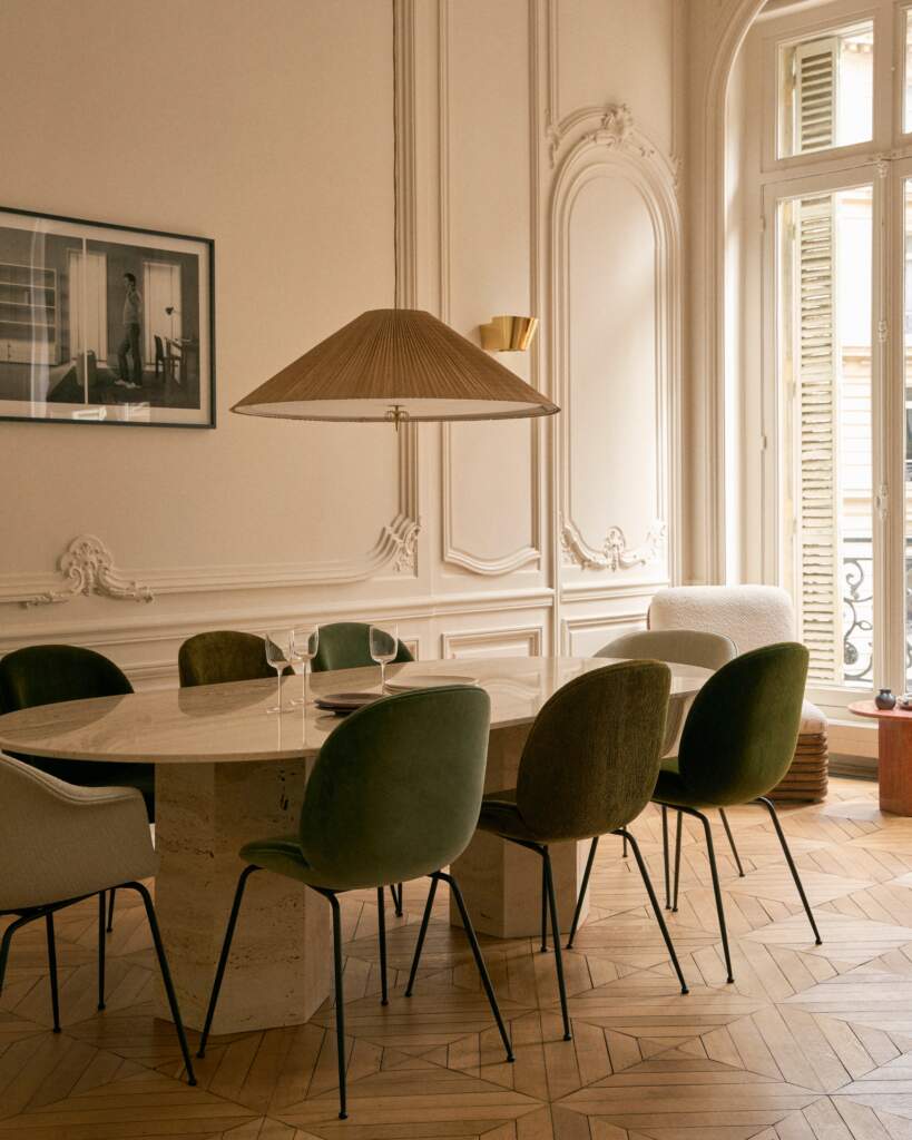 Aménagement de salle de réunion haut de gamme et table en marbre Paris